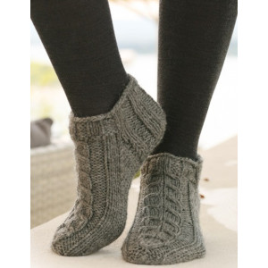 Leaf Ankle Socks by DROPS Design - Strickmuster mit Kit Socken Größen 35-43