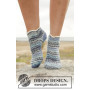 Dancing Zoe by DROPS Design - Strickmuster mit Kit Socken mit Streifen- und Wellenmuster Größen 35/37 - 41/43
