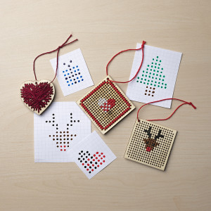 Weihnachtsstickerei auf Holzbrett by Rito Krea - Stickerei DIY Muster - 10 Stück